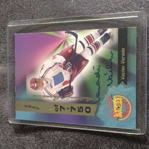 Vaclav Varada autographed Hockey card. 1994 Signature Rookies